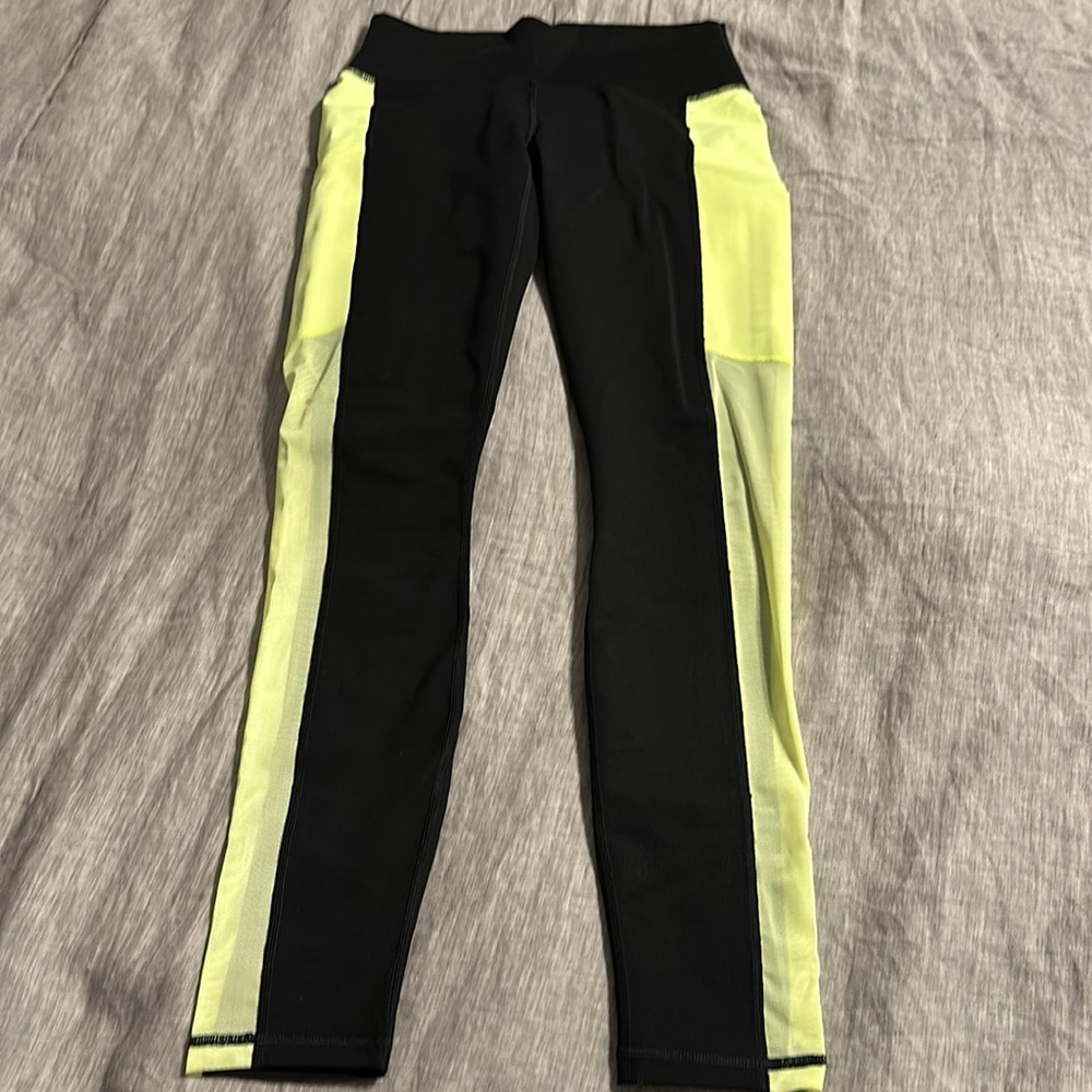 NWT Fabletics Powerhold Leggings